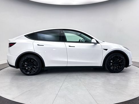 Used 2021 Tesla Model Y Long Range AWD/4WD image 35