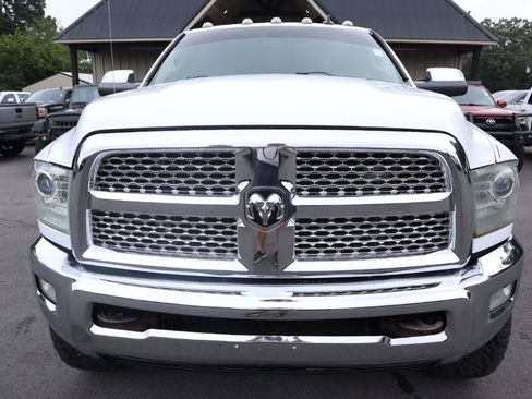 Used 2014 RAM 2500 Laramie w/ Convenience Group AWD/4WD image 2