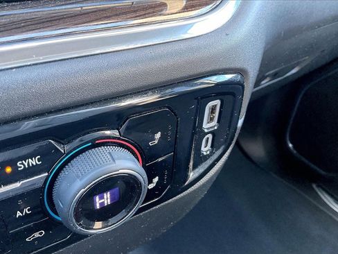 Used 2024 Chevrolet Silverado 1500 LT image 18