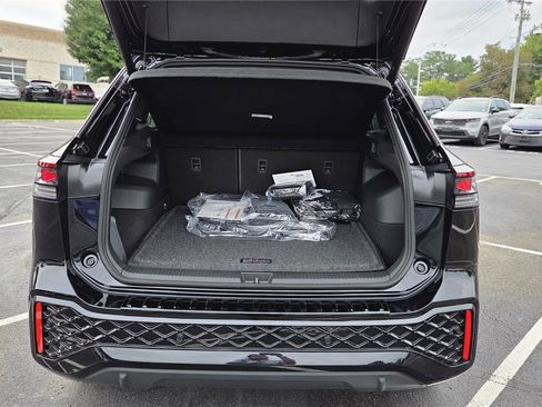 New 2026 Volkswagen Tiguan SEL R-Line AWD/4WD image 5