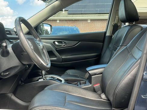 Used 2016 Nissan Rogue SL w/ SL Premium Package image 12