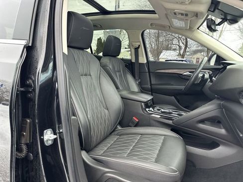 Used 2023 Buick Envision Avenir image 28