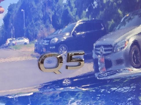 Used 2025 Audi Q5 Premium w/ Convenience Package AWD/4WD image 29