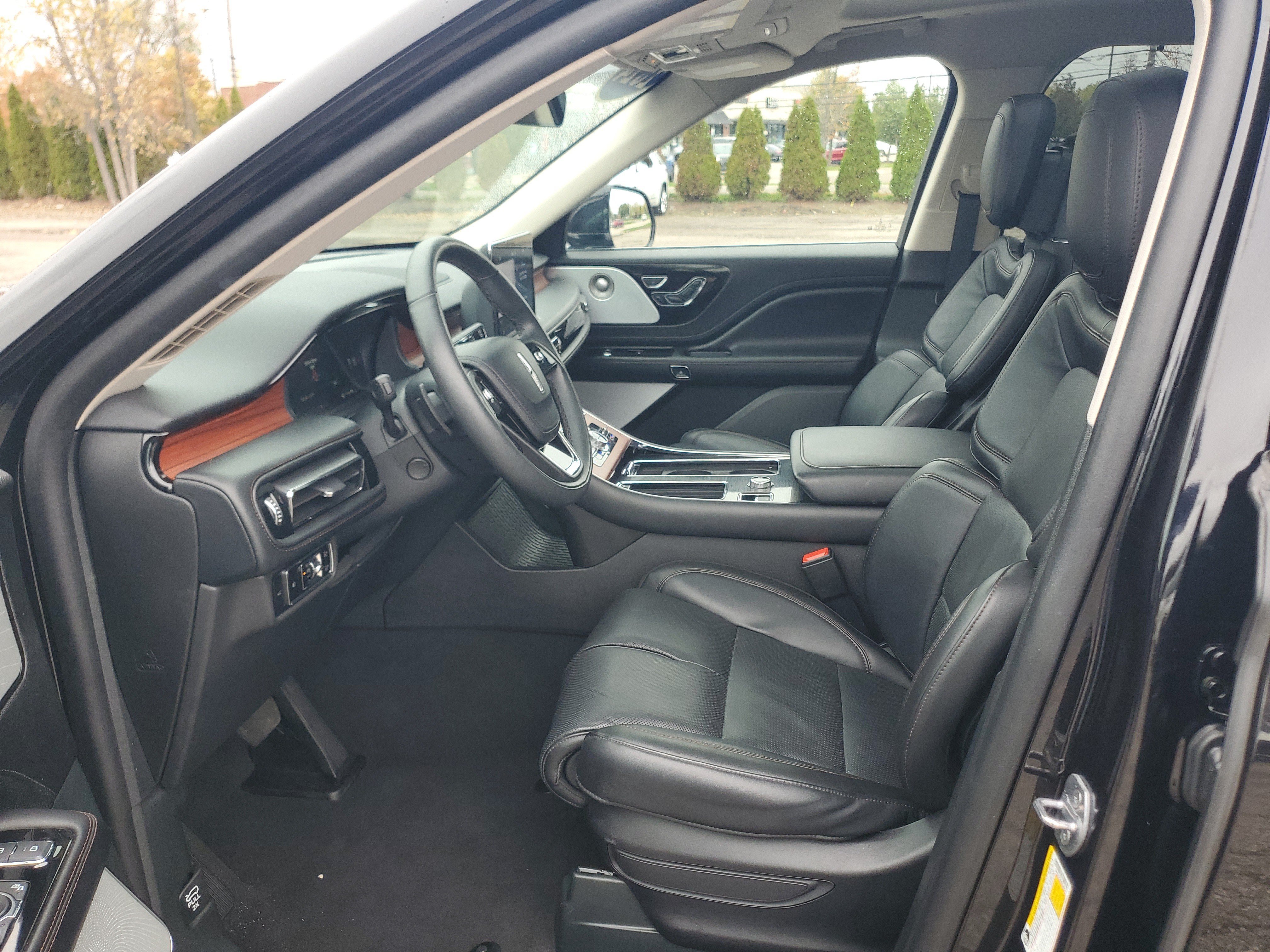 Certified 2024 Lincoln Aviator Reserve w/ Equipment Group 201A AWD/4WD image 12