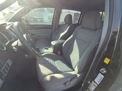 Used 2015 Toyota Tacoma 4x4 Double Cab w/ TRD Sport Package image 11