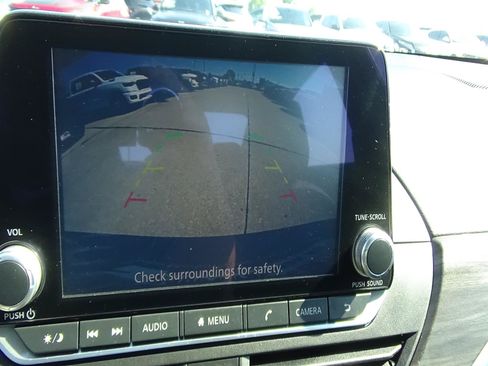Used 2025 Nissan Altima 2.5 SV FWD image 23