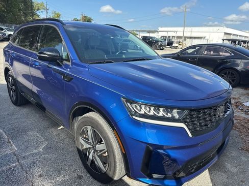 Certified 2022 Kia Sorento S image 1