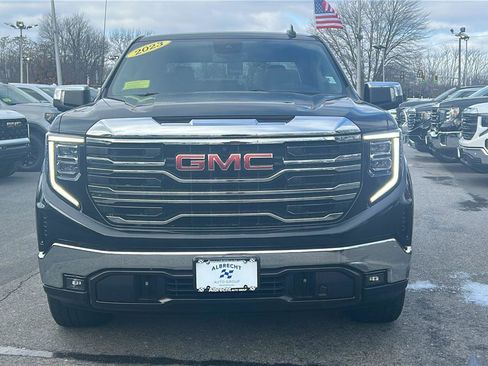 Used 2023 GMC Sierra 1500 SLT image 2