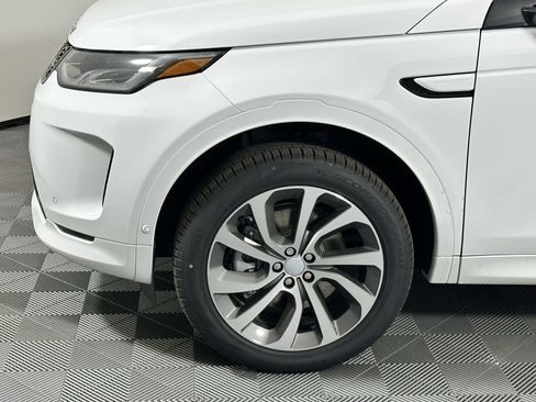 Certified 2025 Land Rover Discovery Sport S image 9