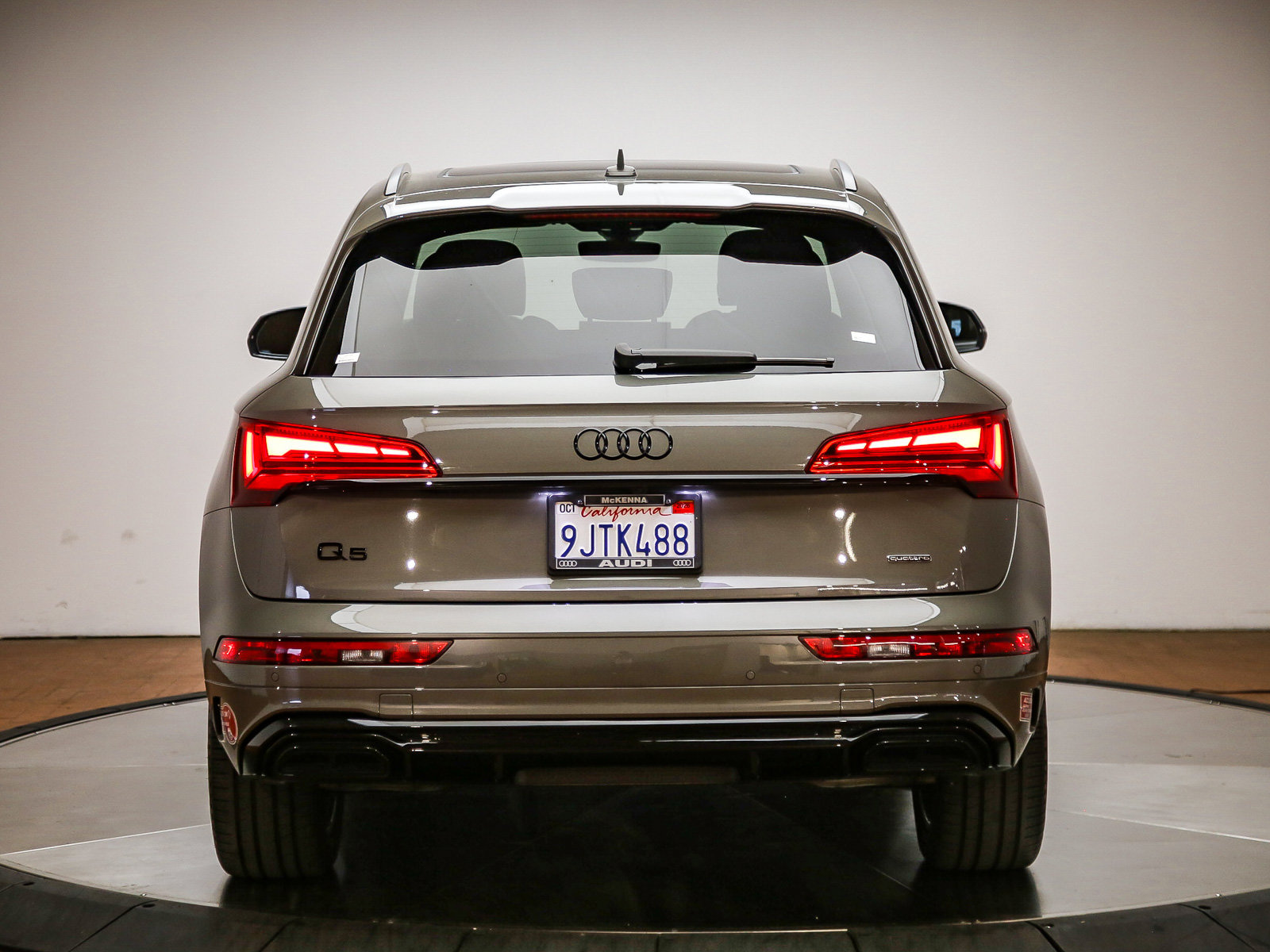 Certified 2024 Audi Q5 e Premium Plus w/ Premium Plus Package AWD/4WD image 6