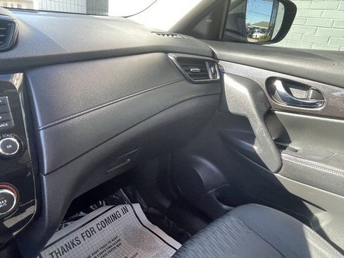 Used 2019 Nissan Rogue SV image 21