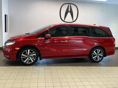 Used 2023 Honda Odyssey Touring image 3