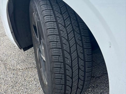 Used 2025 Nissan Sentra SV FWD image 13