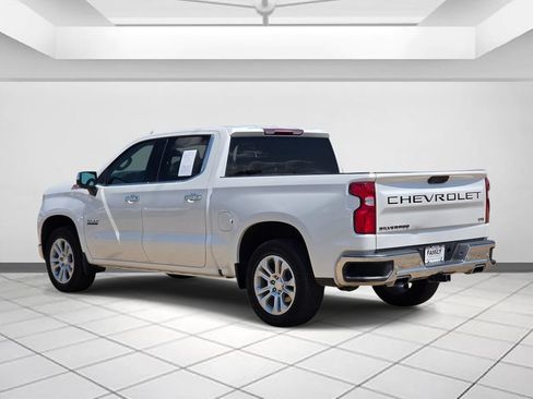 Used 2022 Chevrolet Silverado 1500 LTZ AWD/4WD image 4