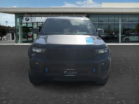 Used 2024 Jeep Grand Cherokee Trailhawk w/ Luxury Tech Group III AWD/4WD image 2