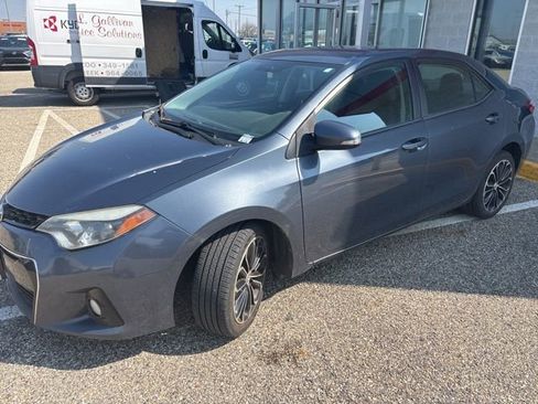 Used 2015 Toyota Corolla S FWD image 3