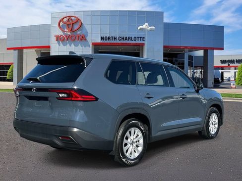 Used 2025 Toyota Grand Highlander FWD image 7