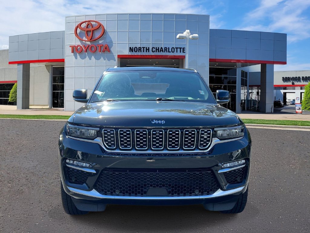 Used 2023 Jeep Grand Cherokee Summit w/ Advanced Protech Group IV AWD/4WD image 3
