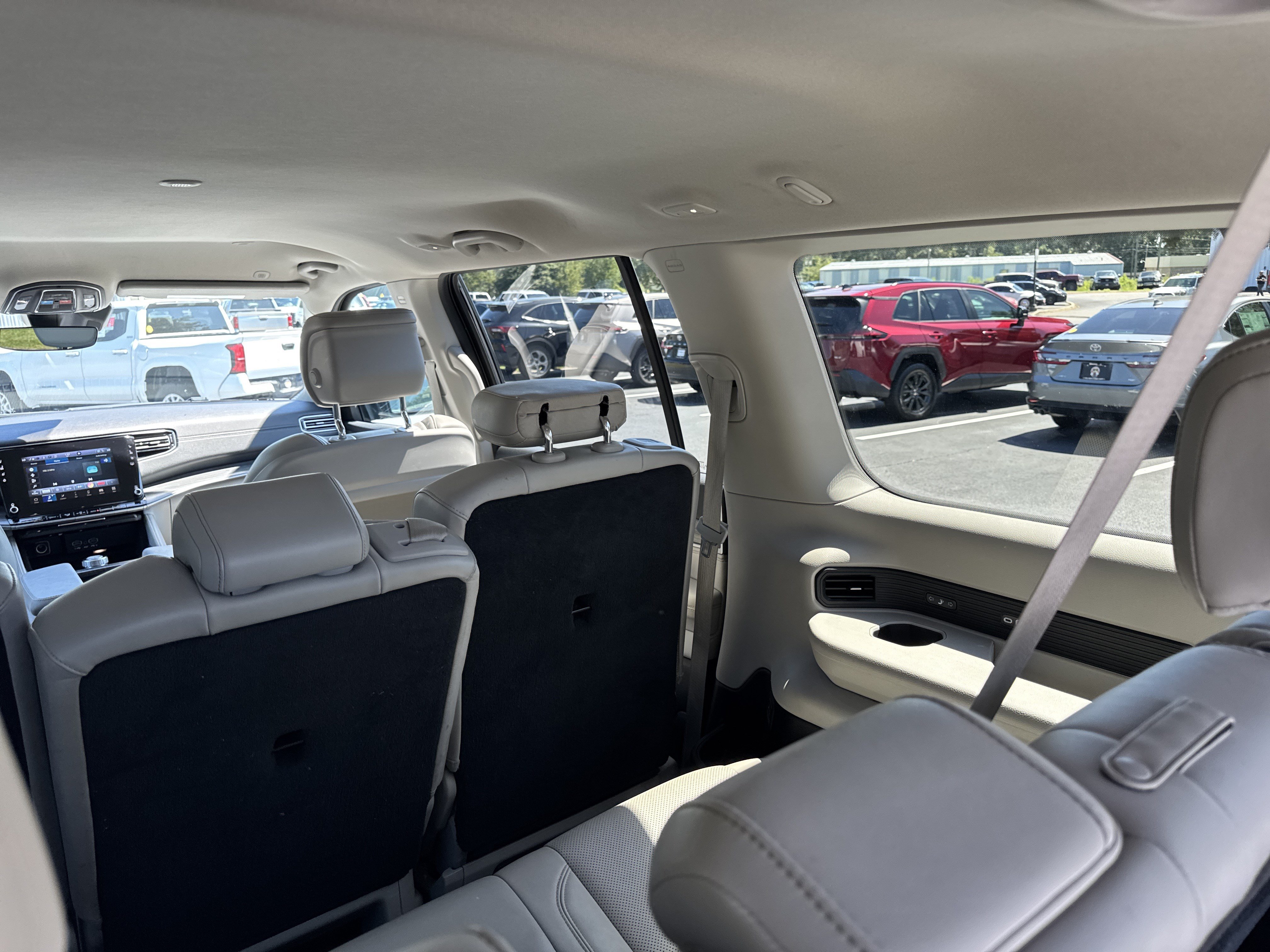 Used 2024 Jeep Wagoneer L Series II AWD/4WD image 30