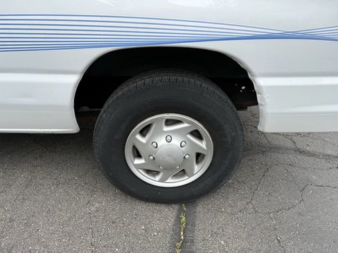 Used 2011 Ford E-250 and Econoline 250 w/ PWR Group image 15