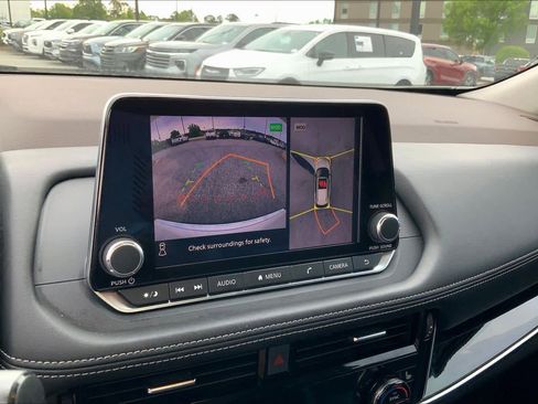 Used 2023 Nissan Rogue SL FWD image 55