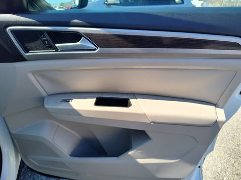 Used 2019 Volkswagen Atlas SEL image 25