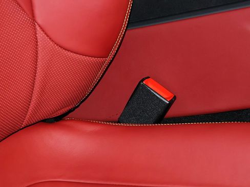 Used 2021 Ferrari Roma RWD image 21