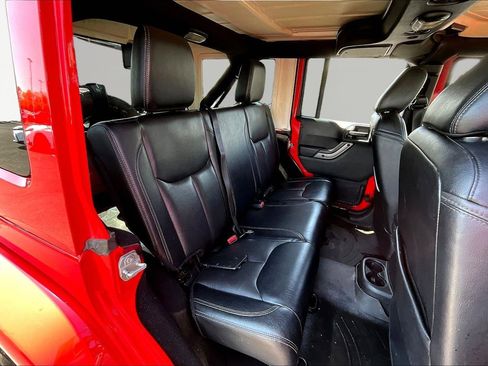 Used 2018 Jeep Wrangler Unlimited Sahara AWD/4WD image 24