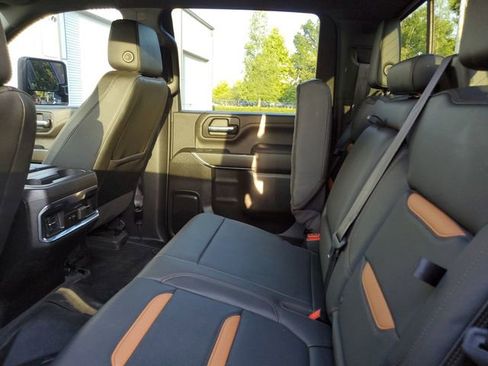 Used 2022 GMC Sierra 2500 AT4 w/ AT4 Premium Plus Package AWD/4WD image 11
