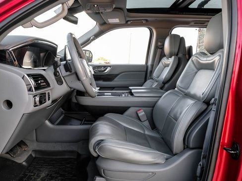 Used 2018 Lincoln Navigator Reserve w/ Technology Package image 4