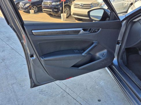 Used 2016 Volkswagen Passat 1.8T SE image 10