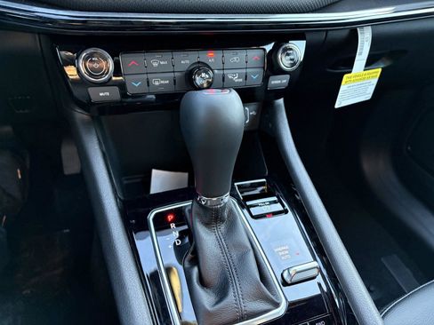 New 2026 Jeep Compass Latitude image 15