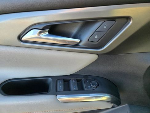 Used 2024 Chevrolet Traverse LT image 18