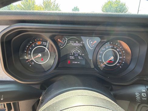 Used 2025 Jeep Wrangler Sport AWD/4WD image 26