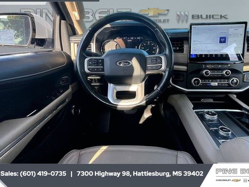 Used 2024 Ford Expedition Limited AWD/4WD image 5