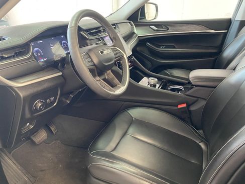 Used 2023 Jeep Grand Cherokee L Limited AWD/4WD image 24