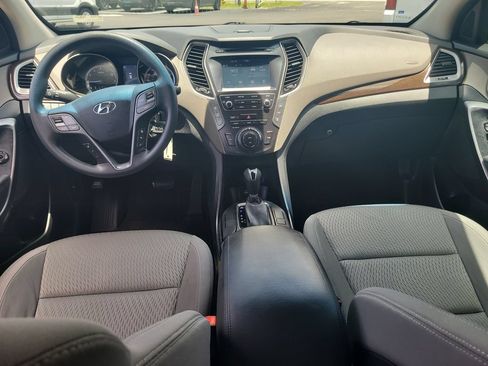 Used 2017 Hyundai Santa Fe SE w/ Cargo Package FWD image 12