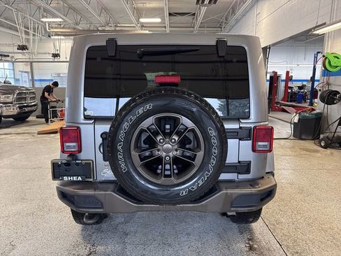 Used 2017 Jeep Wrangler Unlimited Sahara image 5