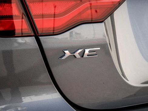 Used 2020 Jaguar XE S image 51