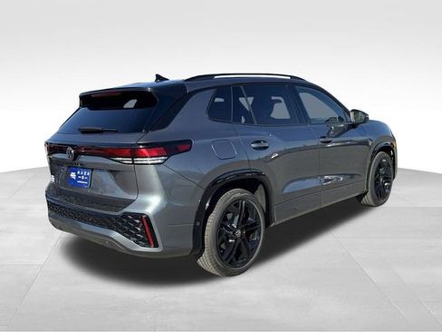 New 2026 Volkswagen Tiguan SE R-Line FWD image 5