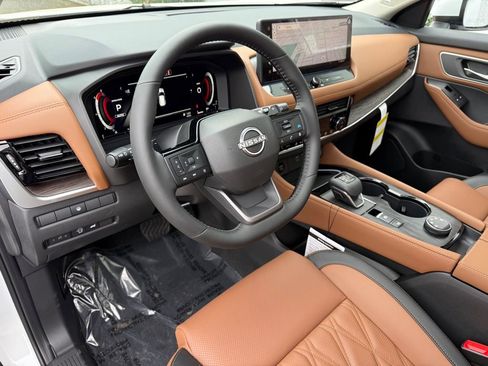 New 2026 Nissan Rogue Platinum image 13