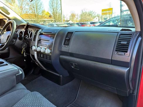 Used 2013 Toyota Tundra 4x4 Double Cab w/ Tow Pkg image 6