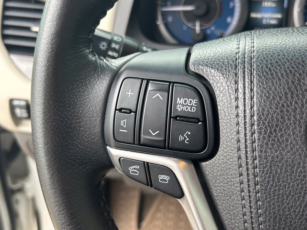 Used 2016 Toyota Sienna XLE FWD image 23