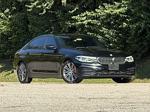 Used 2019 BMW 530i xDrive w/ Dynamic Handling Package image 2