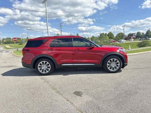 Certified 2026 Ford Explorer Platinum RWD image 4