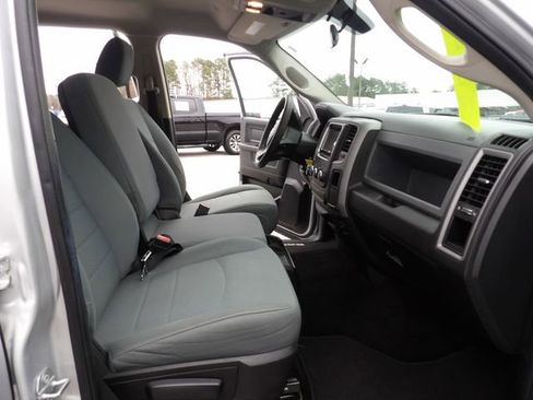 Used 2017 RAM 1500 Express image 35