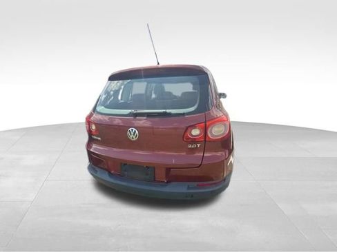 Used 2011 Volkswagen Tiguan S FWD image 9