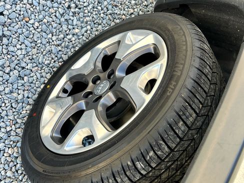 Used 2019 Jeep Compass Limited image 28