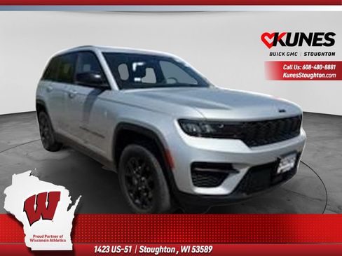 Used 2024 Jeep Grand Cherokee Altitude AWD/4WD image 1