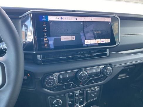 New 2026 Jeep Gladiator Sport AWD/4WD image 20